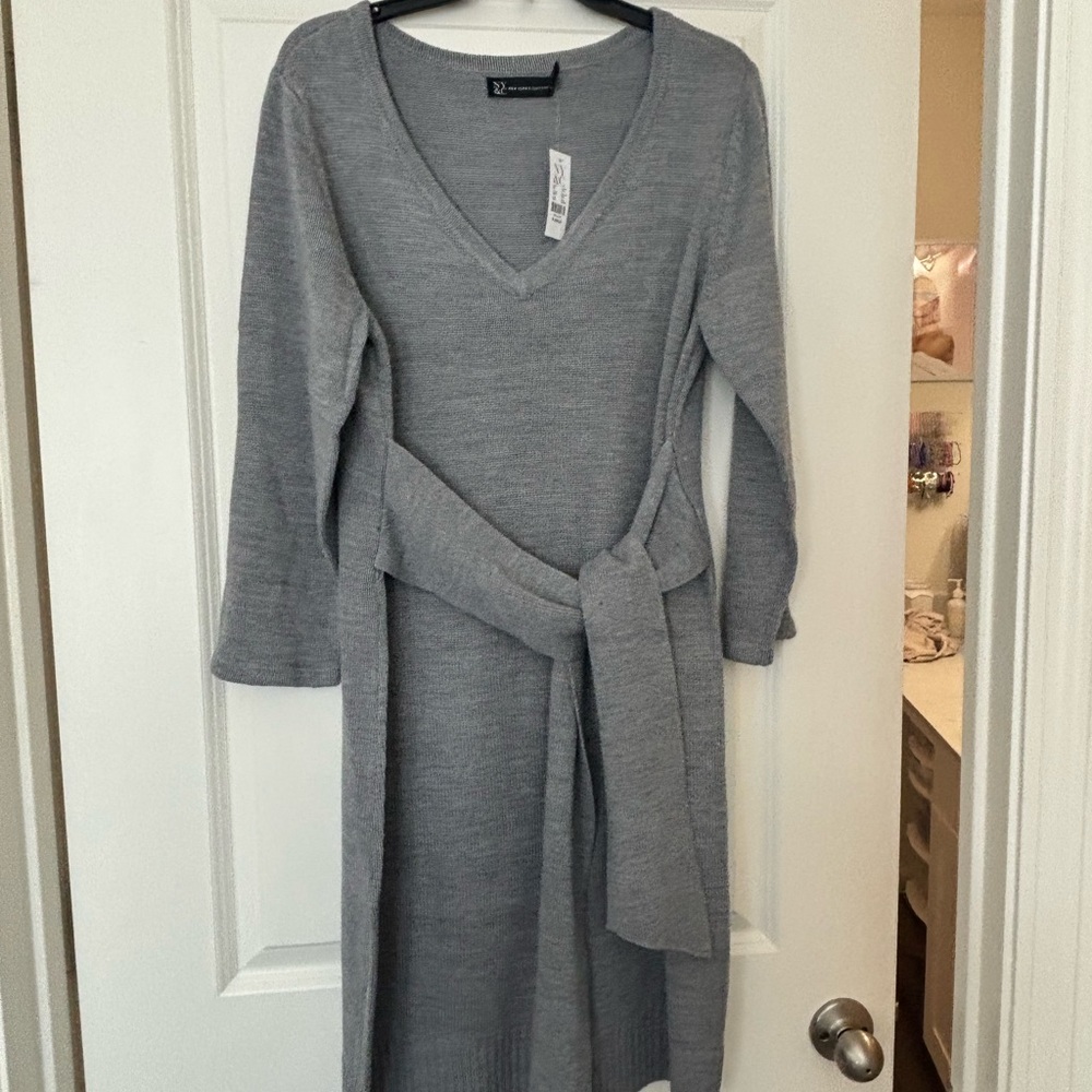New York & Company Gray Long Sleeve Knit Dress